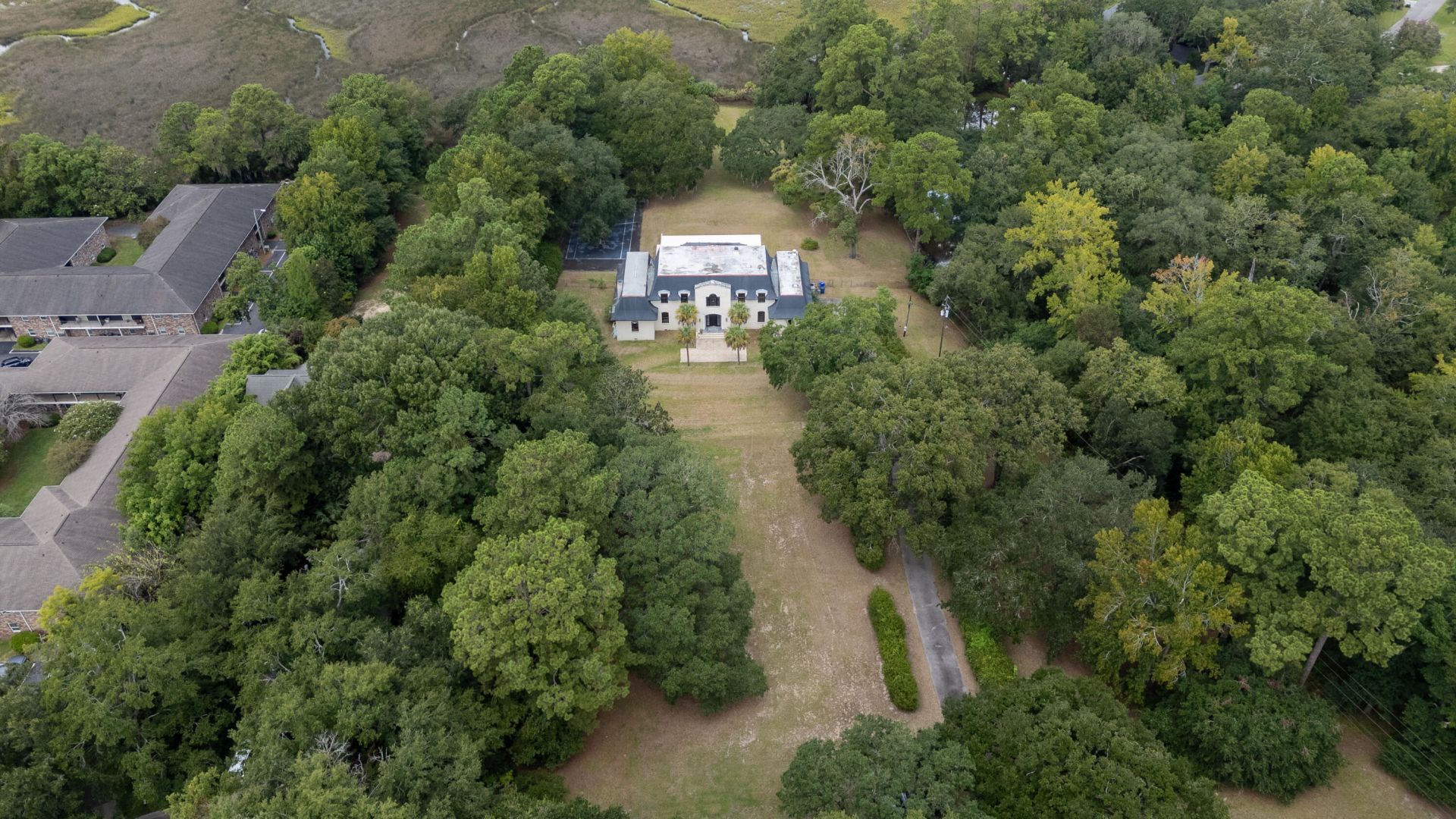 1460 River Front Drive  Photo 32