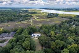1460 River Front Drive  photo 4