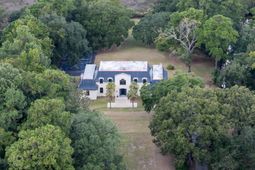 1460 River Front Drive  photo 4