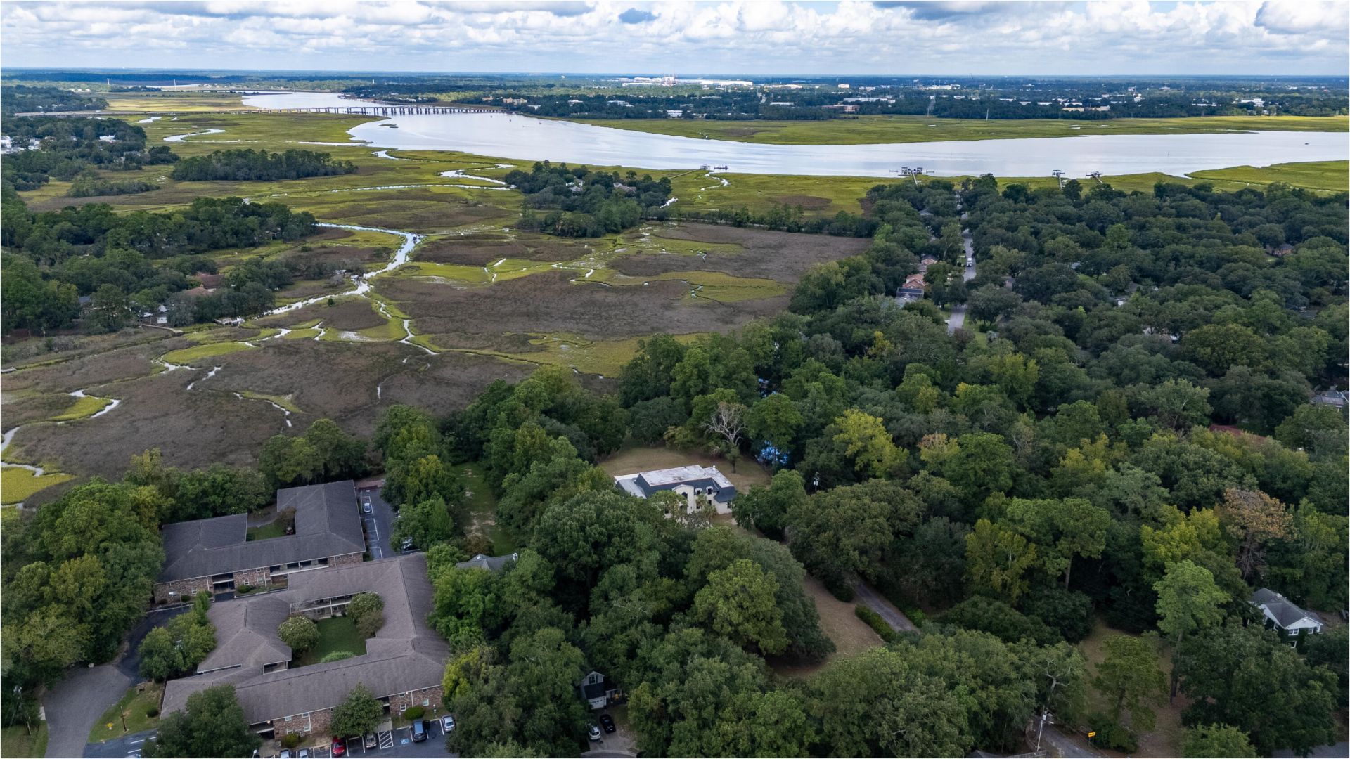 1460 River Front Drive  Photo 7