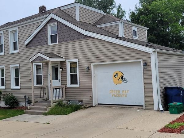 121 E Woodruff STREET NE, Port Washington, WI 53074