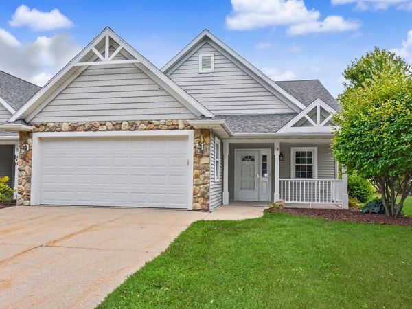 18 Cedar LANE, Elkhart Lake, WI 53020