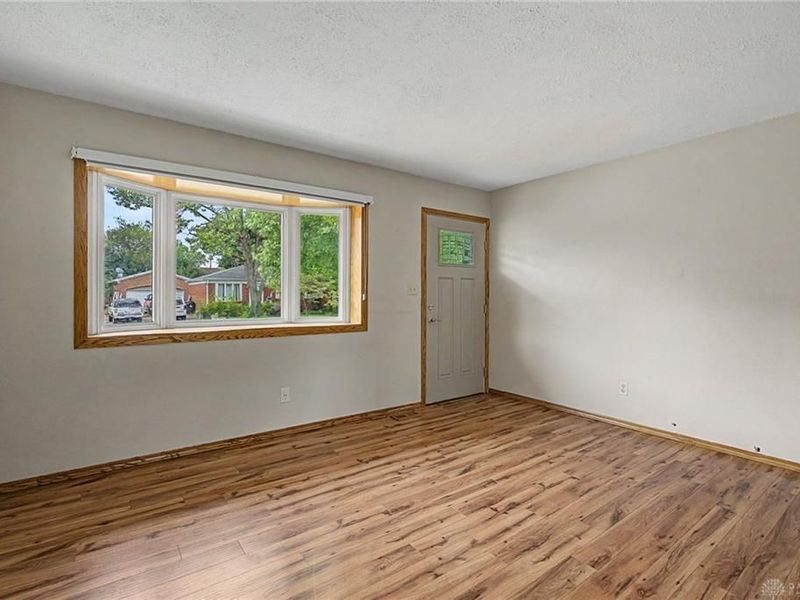 367 Hillhaven Drive, Dayton, OH 45449 Photo 8