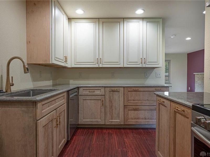 1100 Donson Drive, Kettering, OH 45429 Photo 10