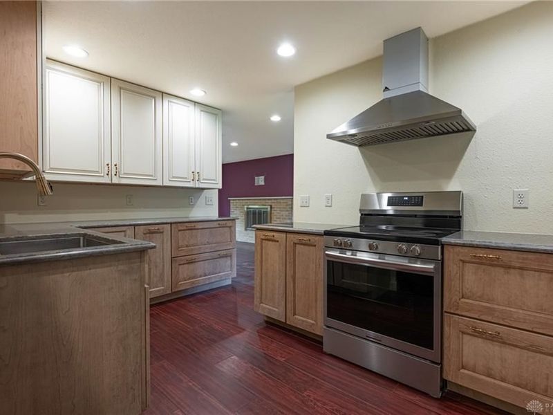 1100 Donson Drive, Kettering, OH 45429 Photo 9