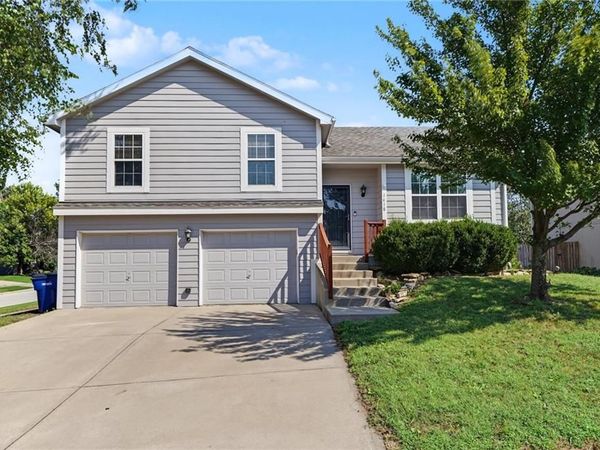 1418 Redwood Drive, Eudora, KS 66025