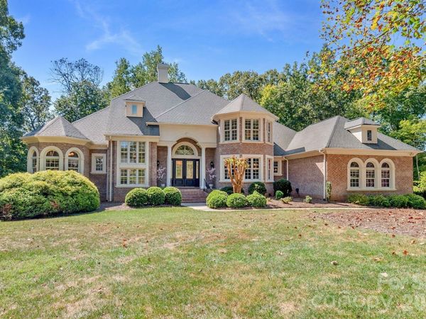 6052 Oxfordshire Road , Waxhaw, NC 28173