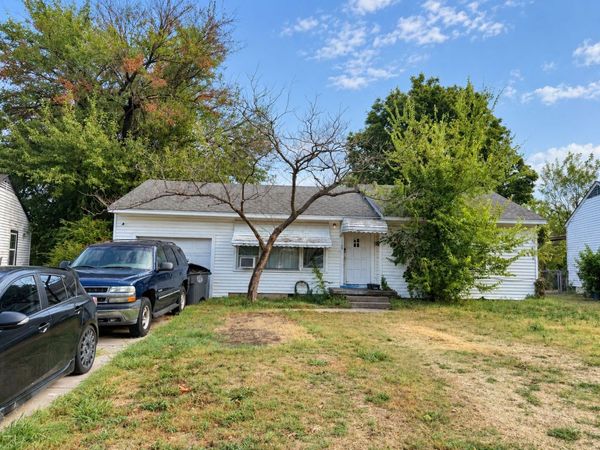1135 N Canton Avenue , Tulsa, OK 74115