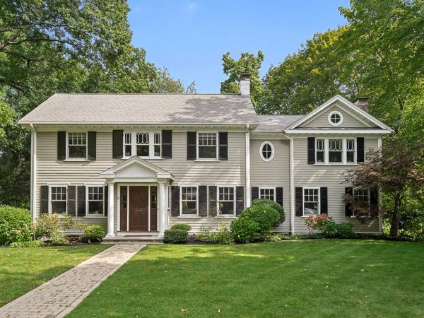 8 Tennyson Rd, Wellesley, MA 02481