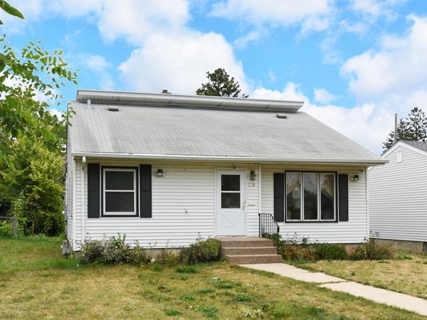 729 Rose Avenue E, Saint Paul, MN 55106