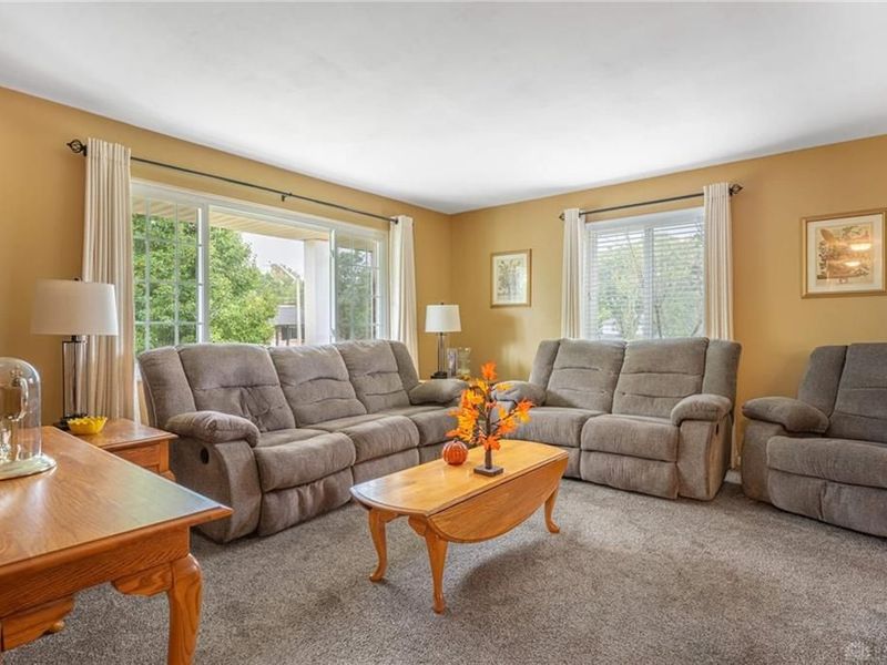 2431 Santa Rosa Drive, Kettering, OH 45440 Photo 2