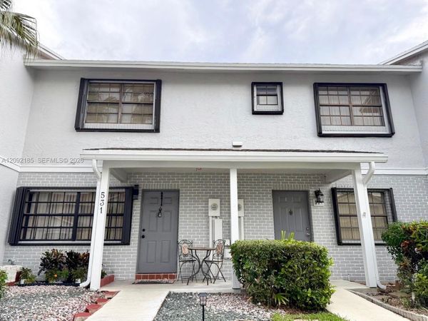 531 NW 103rd Ter , Pembroke Pines, FL 33026