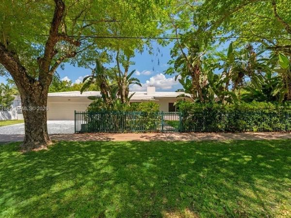 739 S Alhambra Cir, Coral Gables, FL 33146