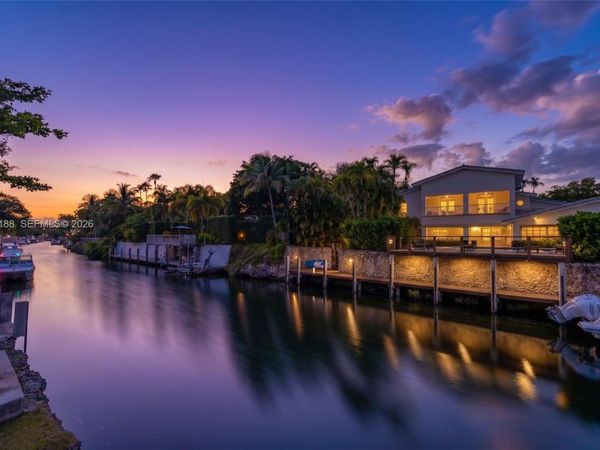 739 S Alhambra Cir , Coral Gables, FL 33146