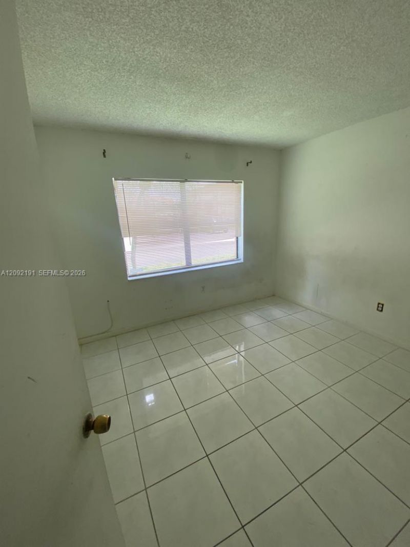 2715 W 66th St, Unit 13-21, Hialeah, FL 33016 Photo