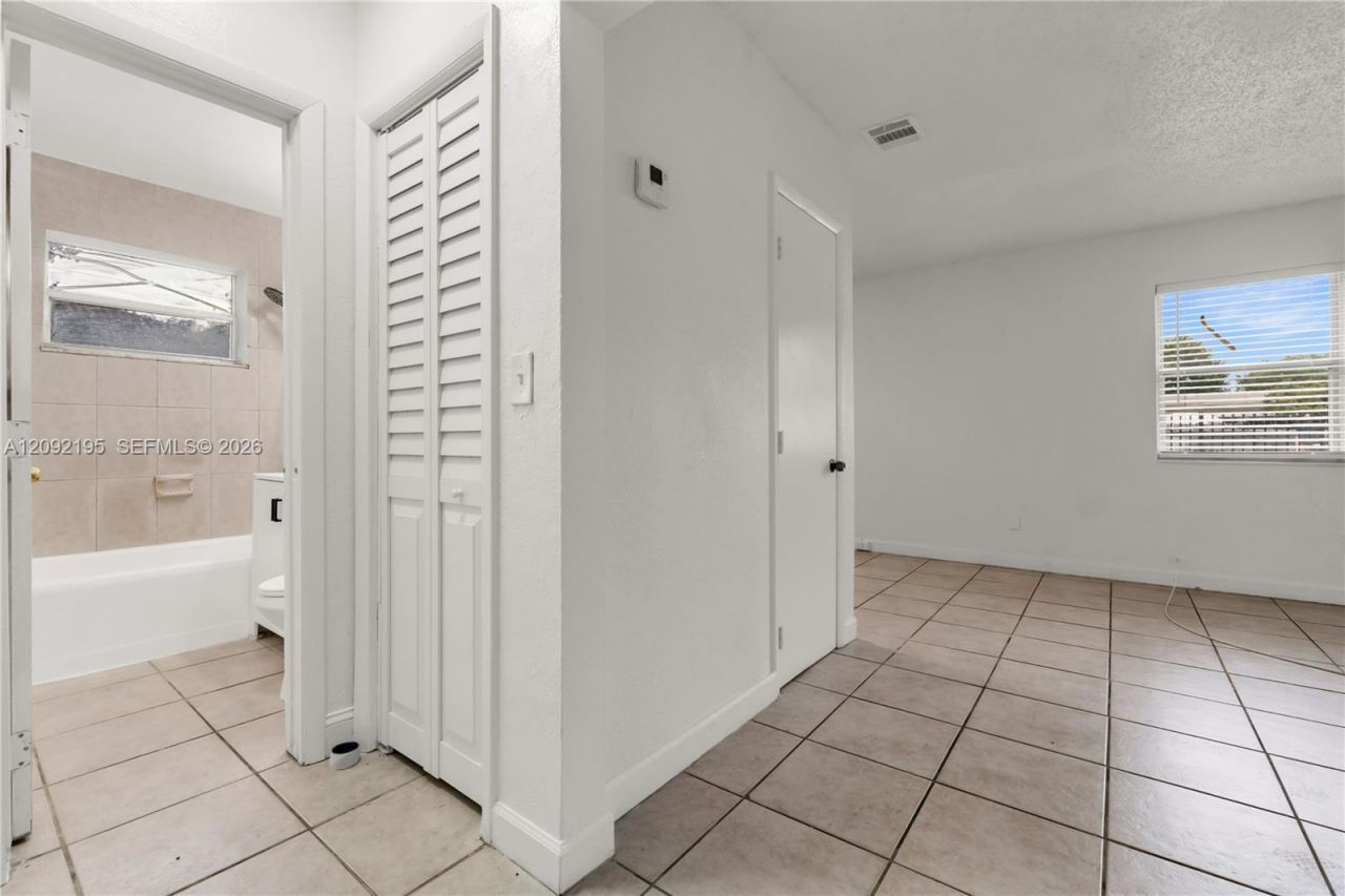 6318 SW 25th St , Unit 4, Miramar, FL 33023 Photo