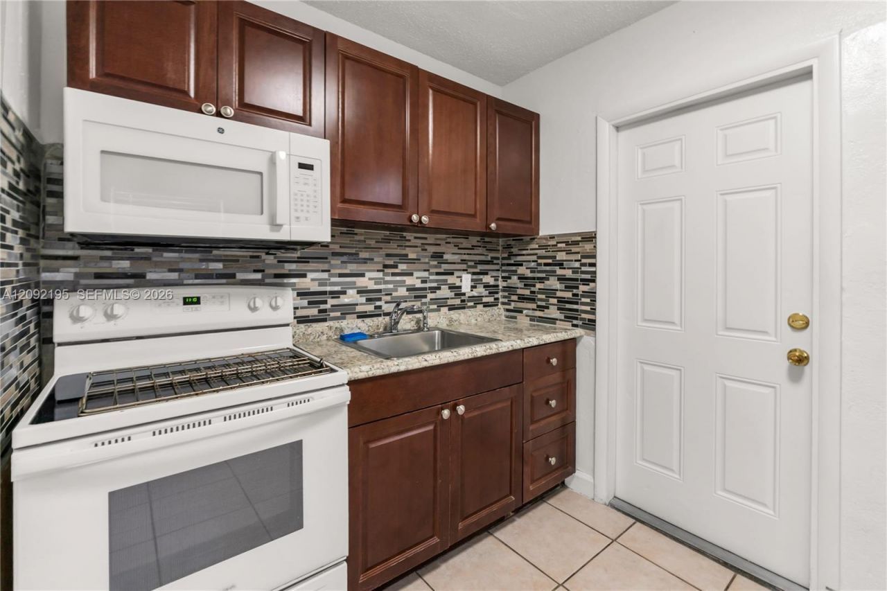 6318 SW 25th St , Unit 4, Miramar, FL 33023 Photo