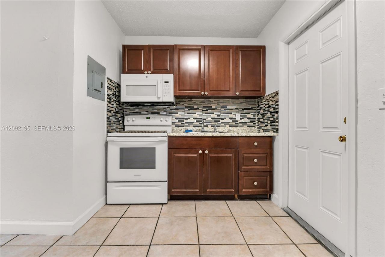 6318 SW 25th St , Unit 4, Miramar, FL 33023 Photo