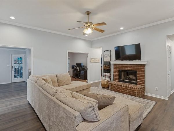 701 Carlisle Court, Lake Dallas, TX 75065