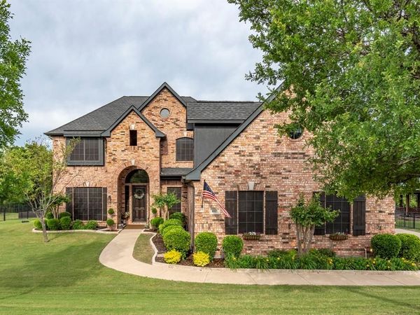 1017 Hilltop Drive , Lavon, TX 75166