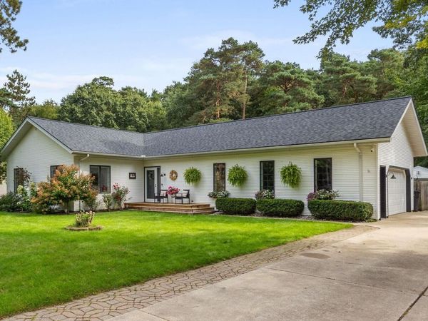 13342 Forest Park Drive, Grand Haven, MI 49417