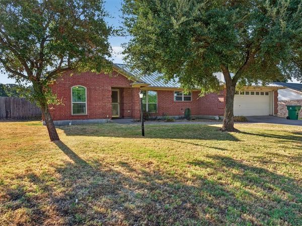 304 Edgehill Road , Joshua, TX 76058
