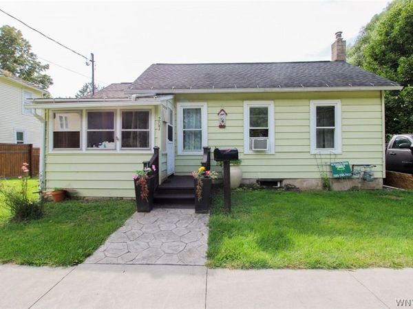207 Glenwood Avenue, Medina, NY 14103