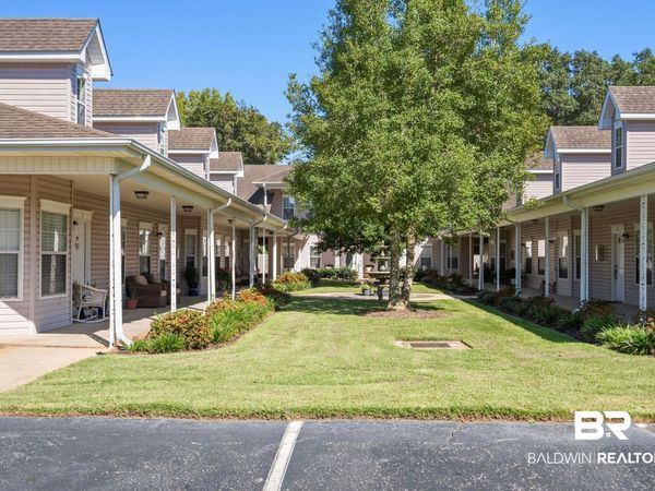 102 Courthouse Dr, Unit APT 5, Fairhope, AL 36532