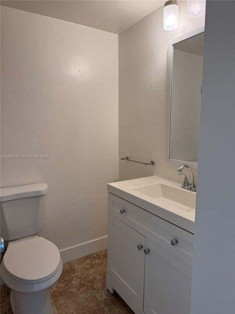 1255 Collins Ave , Unit 406, Miami Beach, FL 33139 Photo