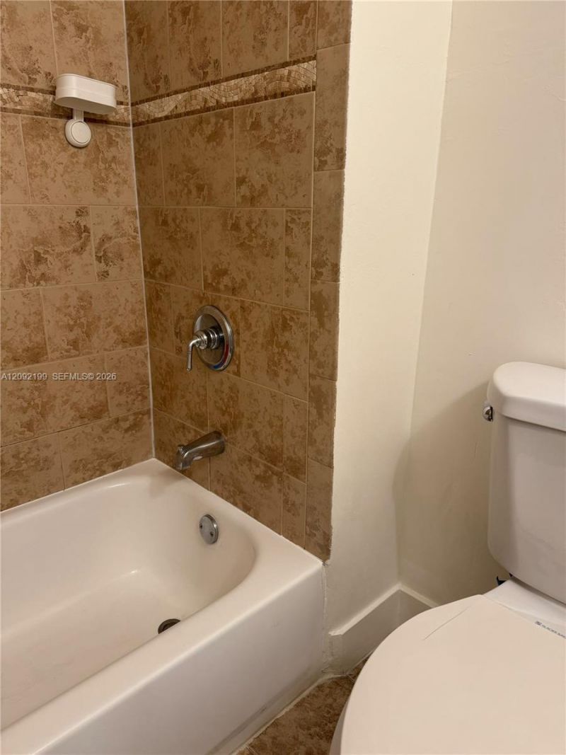 1255 Collins Ave , Unit 406, Miami Beach, FL 33139 Photo