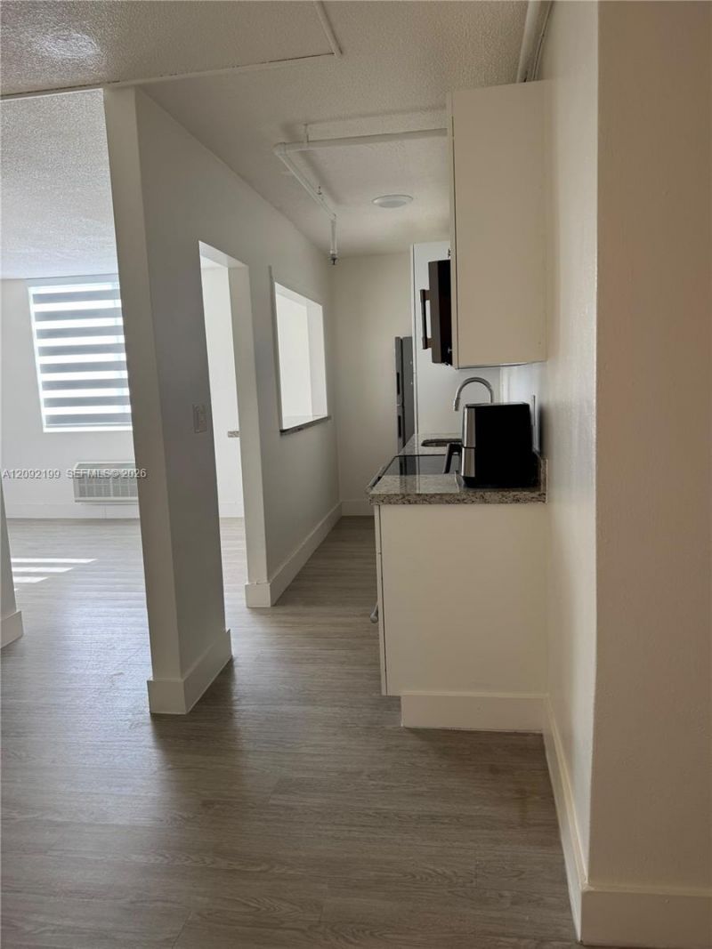 1255 Collins Ave , Unit 406, Miami Beach, FL 33139 Photo