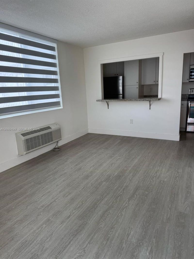1255 Collins Ave , Unit 406, Miami Beach, FL 33139 Photo