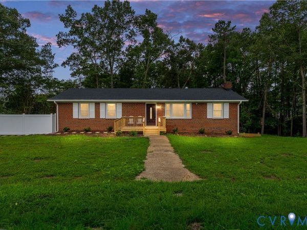 5221 Ecoff Avenue , Chester, VA 23831