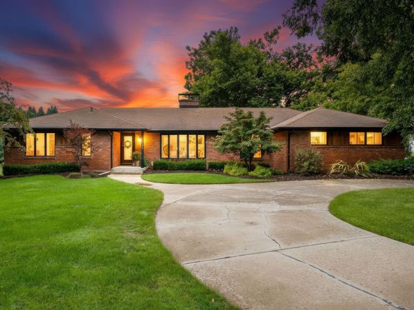 2305 Leffingwell Avenue NE, Grand Rapids, MI 49525