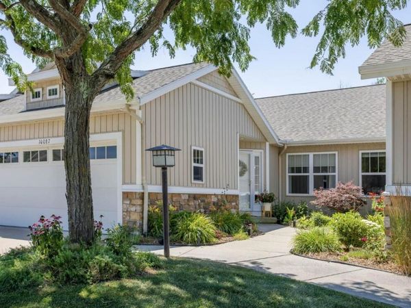 10087 S Crossroads Circle SE, Caledonia, MI 49316