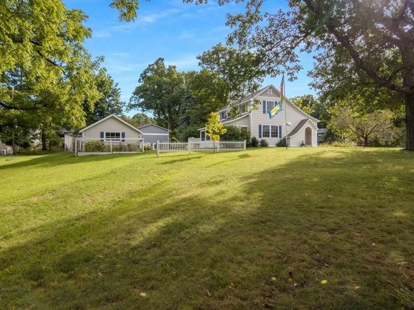 331 Sixteenth Street W, Traverse City, MI 49684