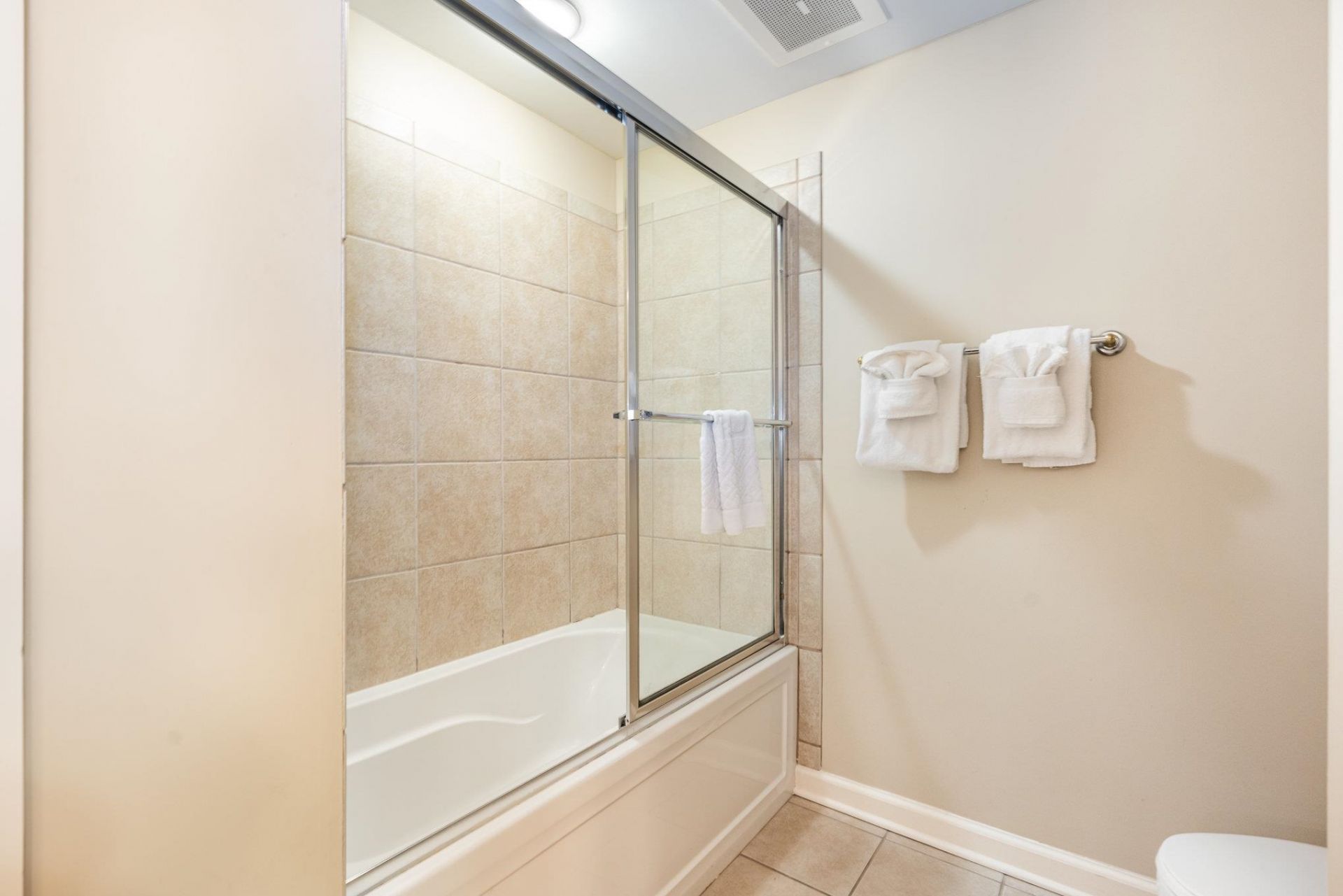 9994 Beach Club Dr. Photo 18
