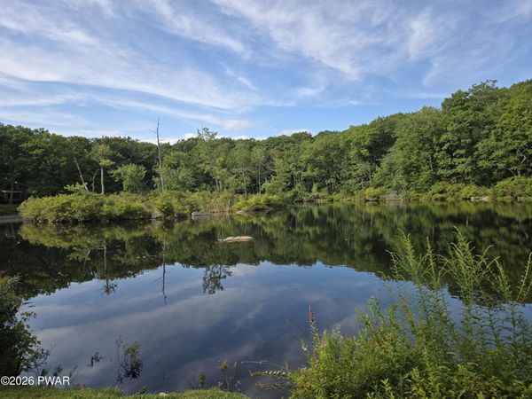 112 Ledgeway Lane , Lords Valley, PA 18428