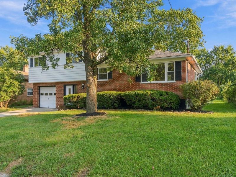 708 Danvers Drive, Forest Park, OH 45240 Photo 2