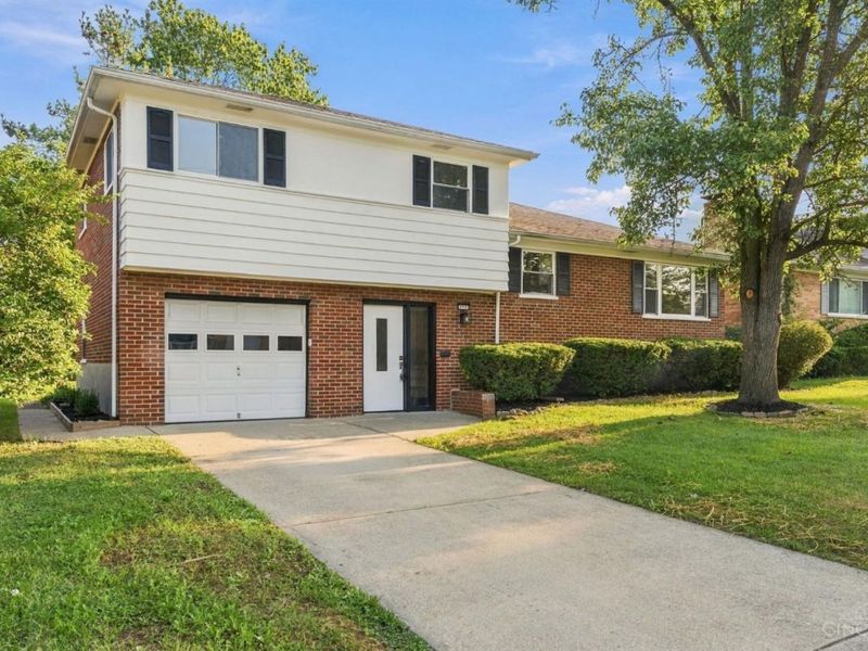 708 Danvers Drive, Forest Park, OH 45240 Photo 3