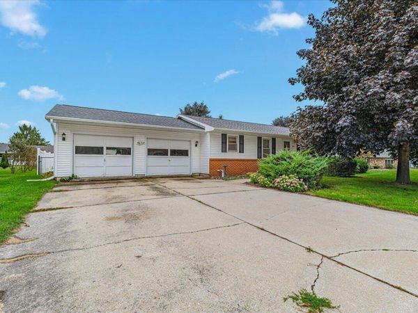 465 Neevel AVENUE, Waupun, WI 53963