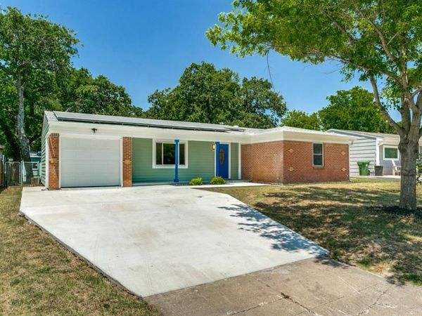 748 Oak Drive, Hurst, TX 76053