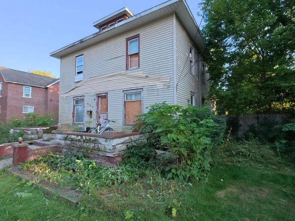 603 W High Street, Dowagiac, MI 49047