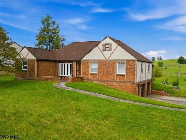 785 Brightridge Drive, Bridgeport, WV 26330
