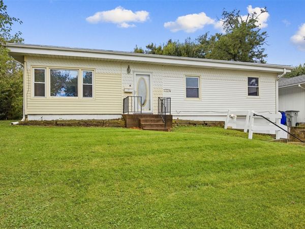 1224 20th Street SW, Cedar Rapids, IA 52404