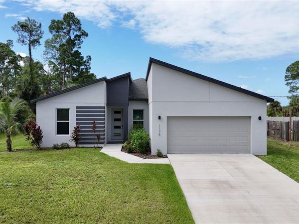1175 E HALLMARK BOULEVARD , NORTH PORT, FL 34288