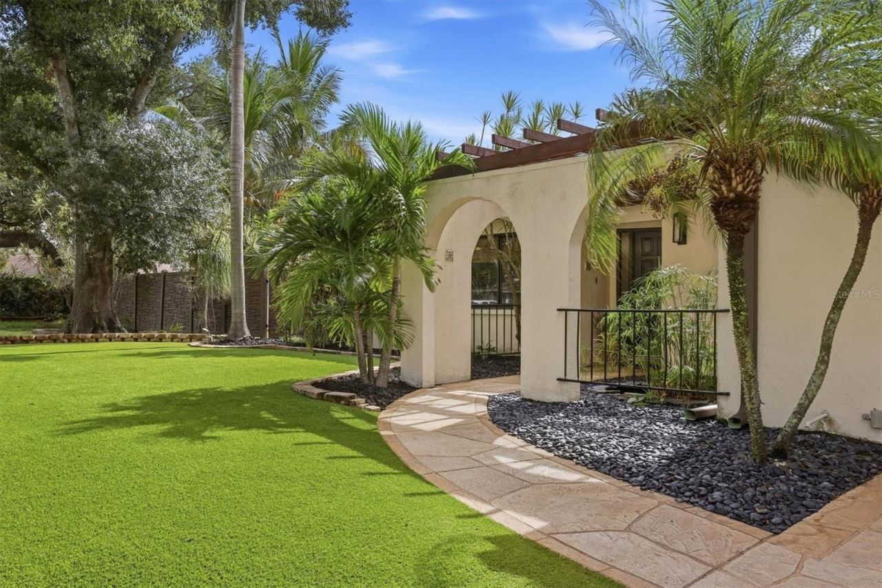 624 Saint Andrews Drive, Sarasota, FL 34243 Photo