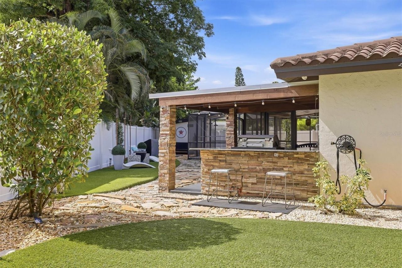 624 Saint Andrews Drive, Sarasota, FL 34243 Photo