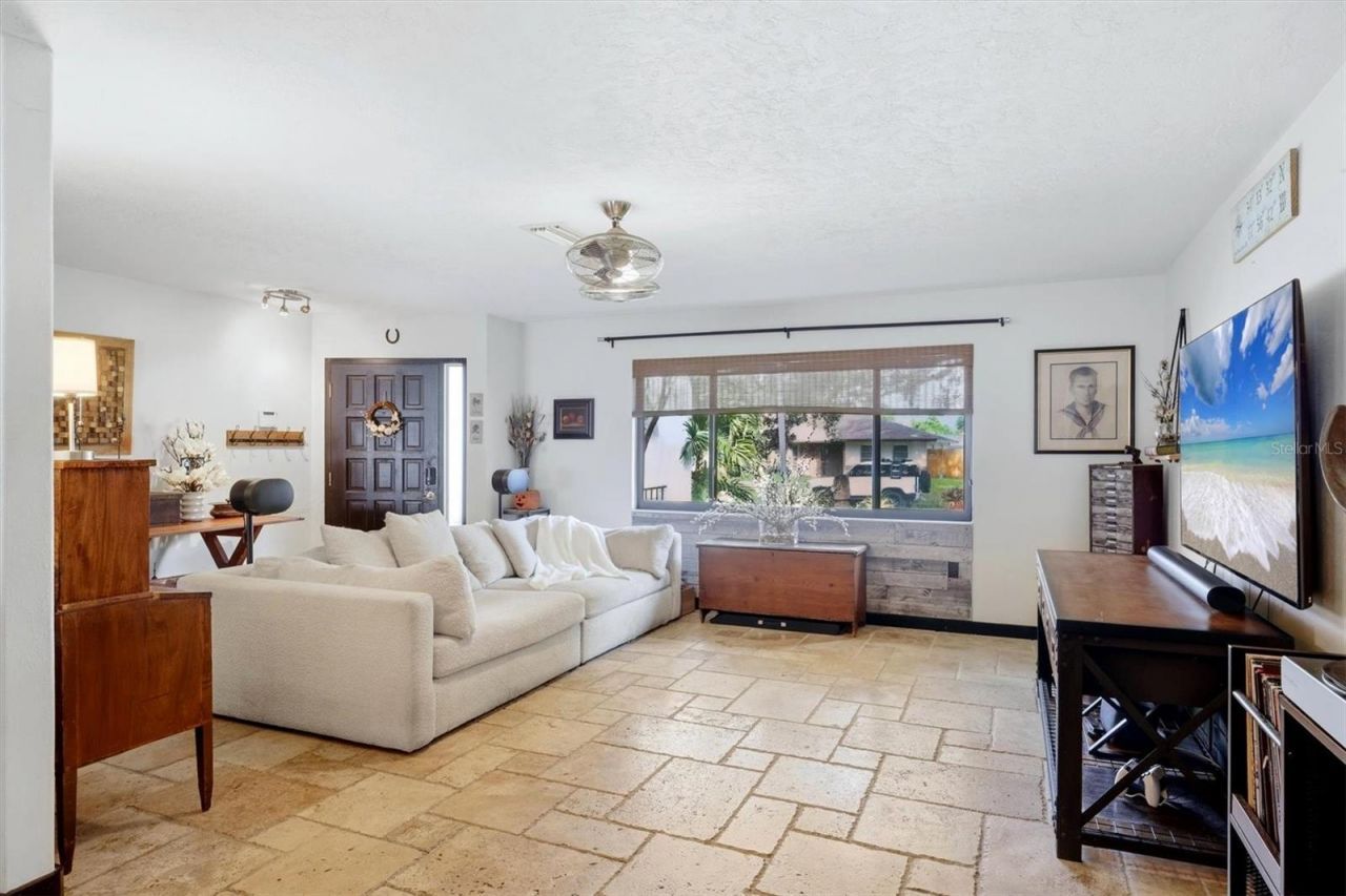 624 Saint Andrews Drive, Sarasota, FL 34243 Photo