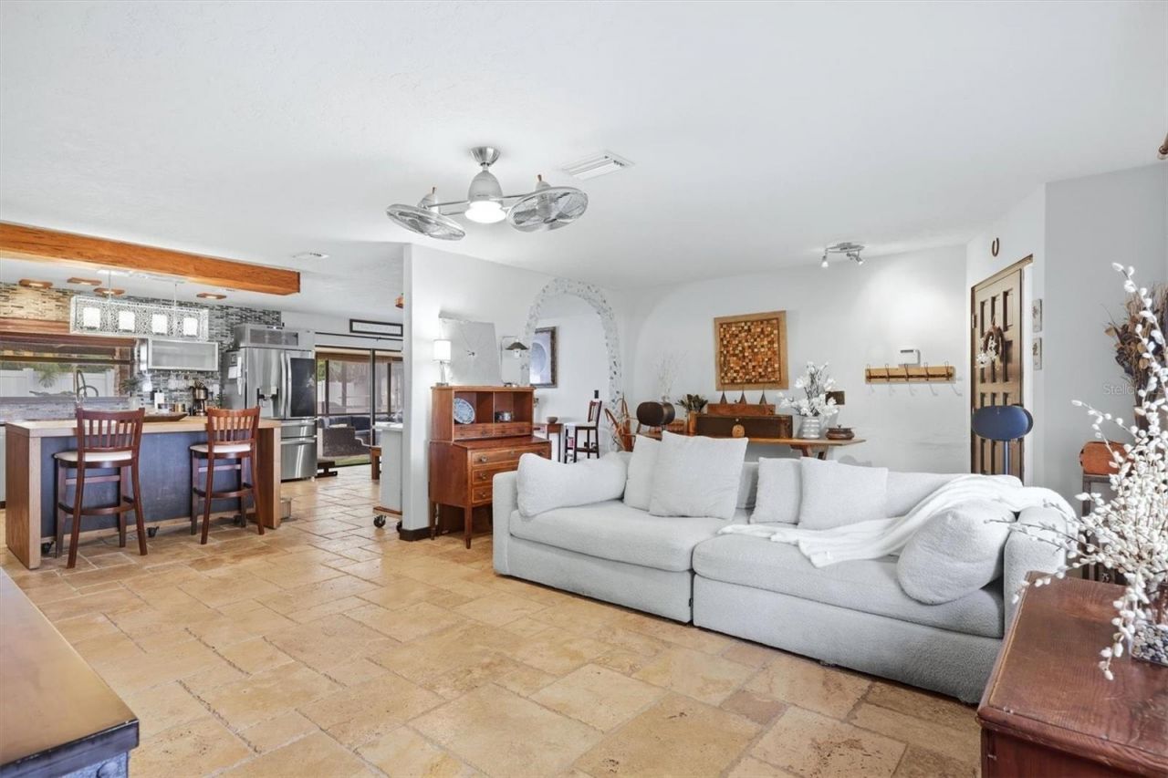 624 Saint Andrews Drive, Sarasota, FL 34243 Photo
